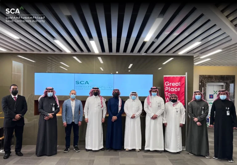فريق فيردي فيستا مع مسؤولي الهيئة السعودية للمقاولين